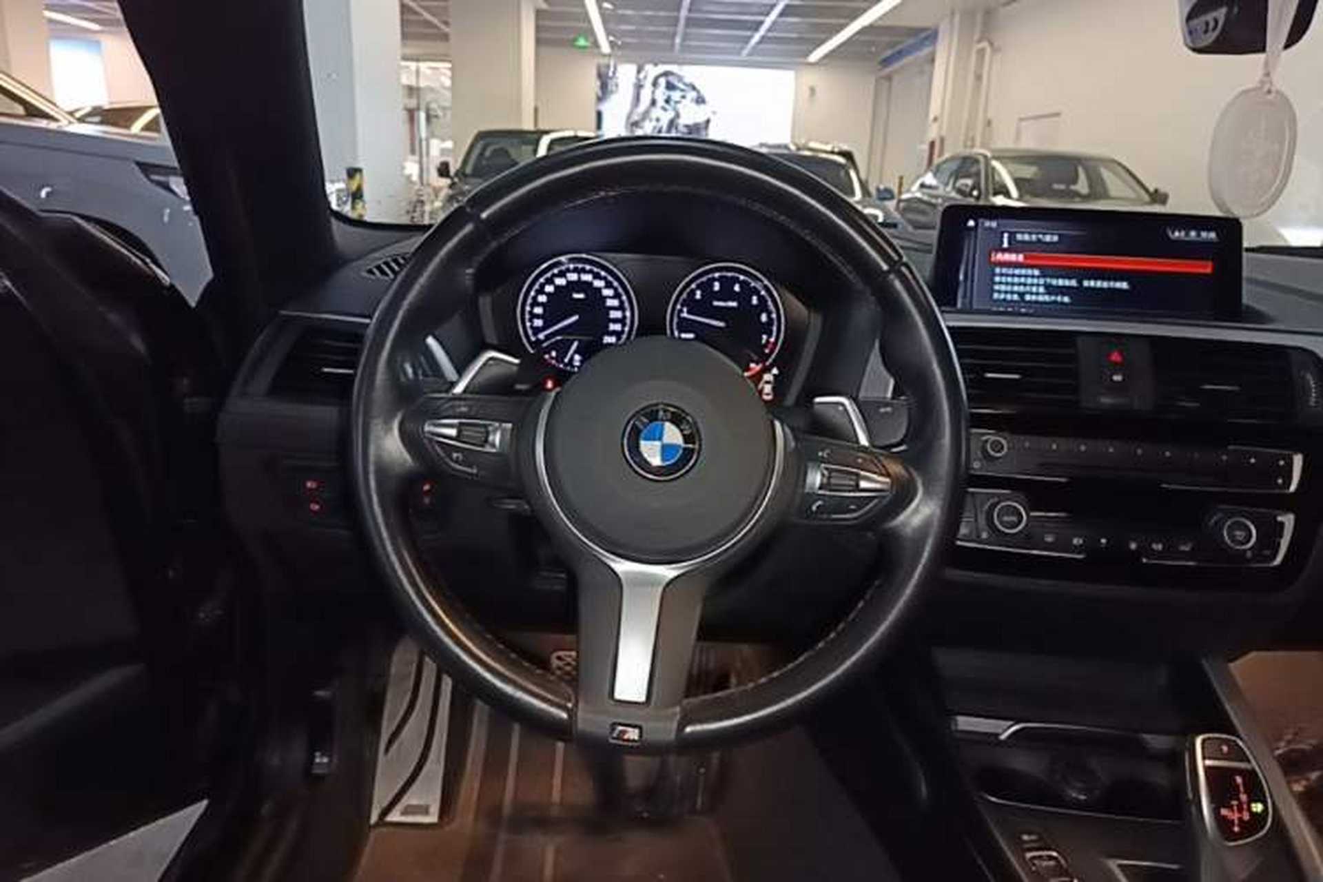 Used BMW 2 Series 2019 225i Luxury Model with M Sport Package Steering Wheel