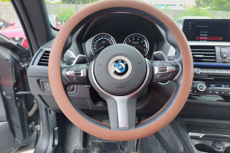 Used BMW 2 Series 2019 225i Luxury Model with M Sport Package Steering Wheel