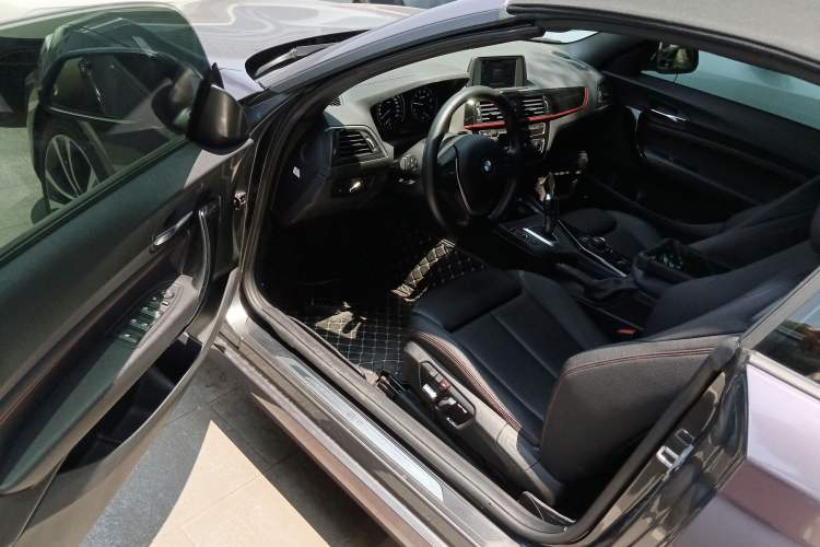 Used BMW 2 Series 2019 225i Convertible Coupe Sports Design Package Driver Seat