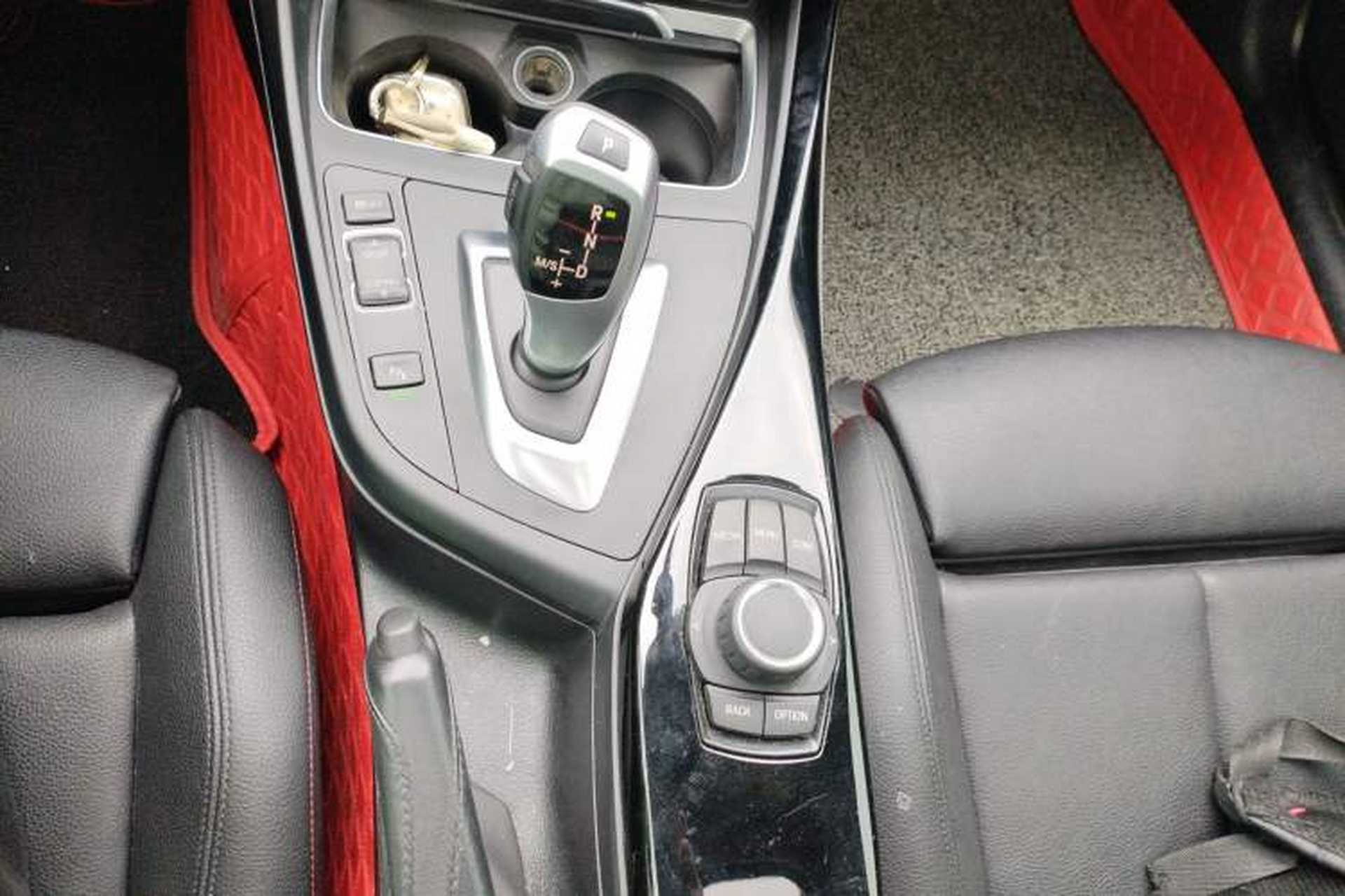 Used BMW 2 Series 2019 225i Sport Design Package Gear Lever