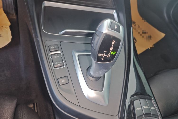 Used BMW 2 Series 2019 225i Convertible Coupe Sports Design Package Gear Lever