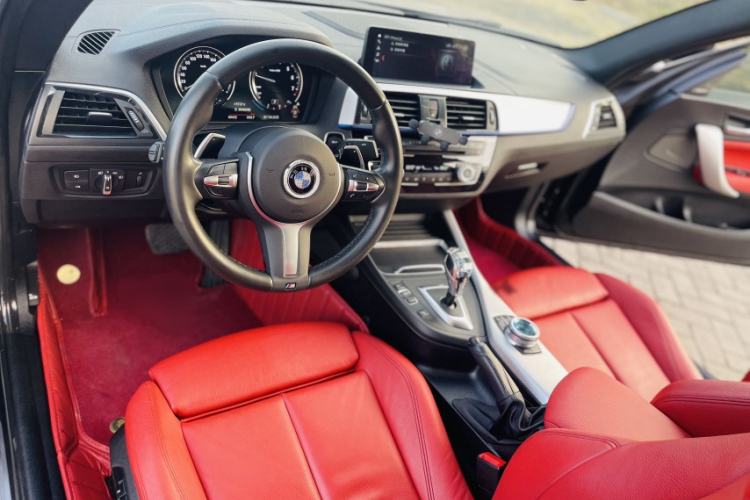 Used BMW 2 Series 2019 225i Luxury Model with M Sport Package Left Front Seat