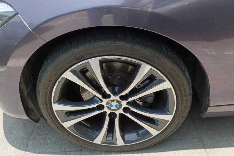 Used BMW 2 Series 2019 225i Convertible Coupe Sports Design Package Left Front Wheel Hub