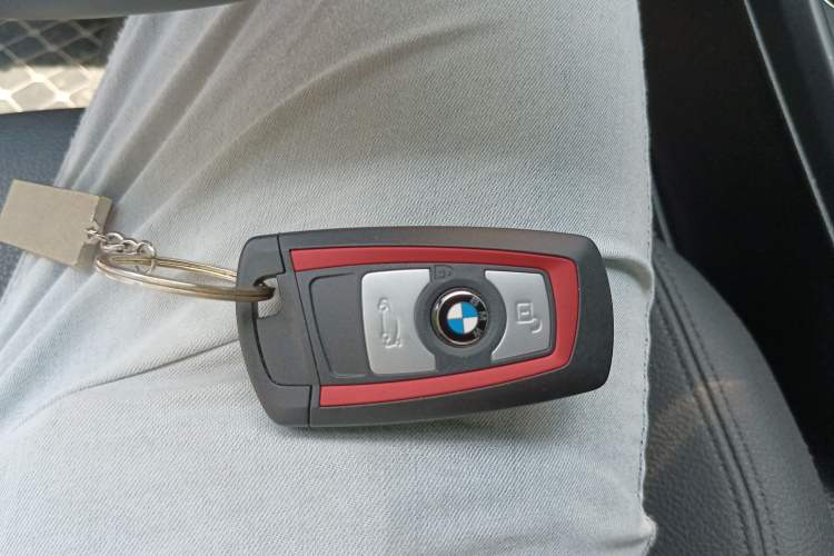 Used BMW 2 Series 2019 225i Convertible Coupe Sports Design Package Vehicle Key