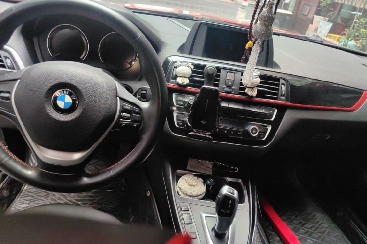 Used BMW 2 Series 2019 225i Convertible Coupe Sports Design Package Center Console