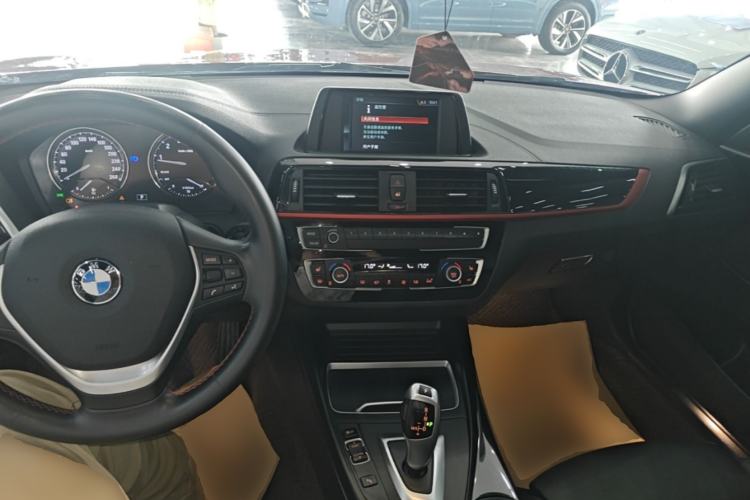 Used BMW 2 Series 2019 225i Convertible Coupe Sports Design Package Center Console