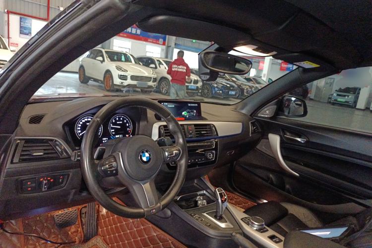 Used BMW 2 Series 2019 225i Convertible Coupe Luxury Edition M Sport Package Center Console