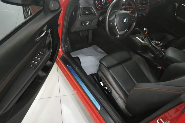 Used BMW 2 Series 2019 225i Convertible Coupe Sports Design Package Driver Seat