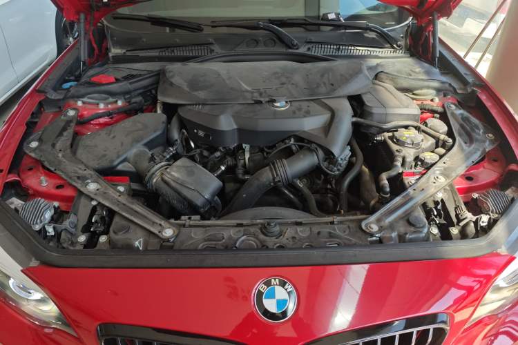 Used BMW 2 Series 2019 225i Convertible Coupe Sports Design Package Engine Bay