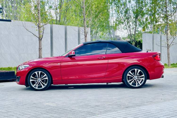 Used BMW 2 Series 2019 225i Convertible Coupe Sports Design Package Exterior 2