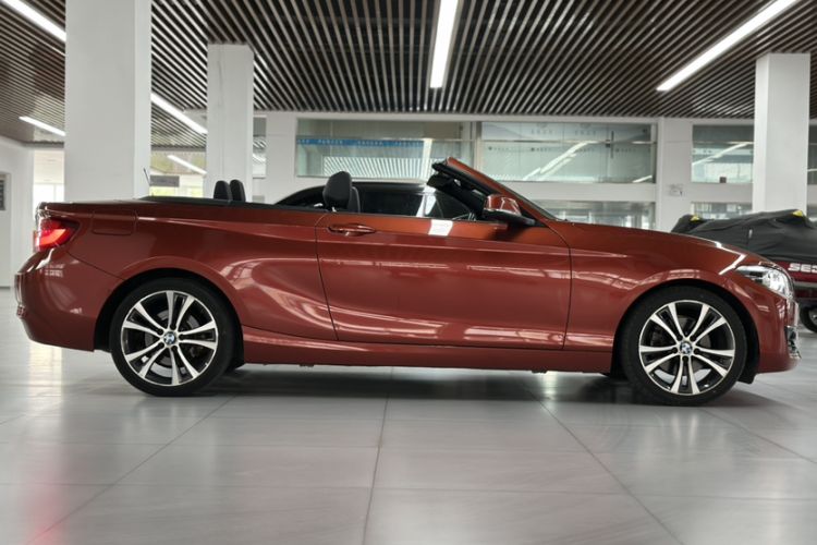 Used BMW 2 Series 2019 225i Convertible Coupe Sports Design Package Exterior 4
