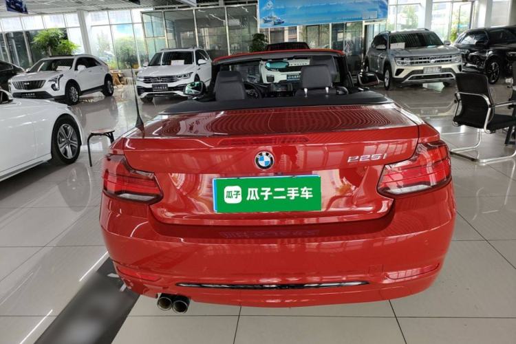 Used BMW 2 Series 2019 225i Convertible Coupe Luxury Edition M Sport Package Exterior 4