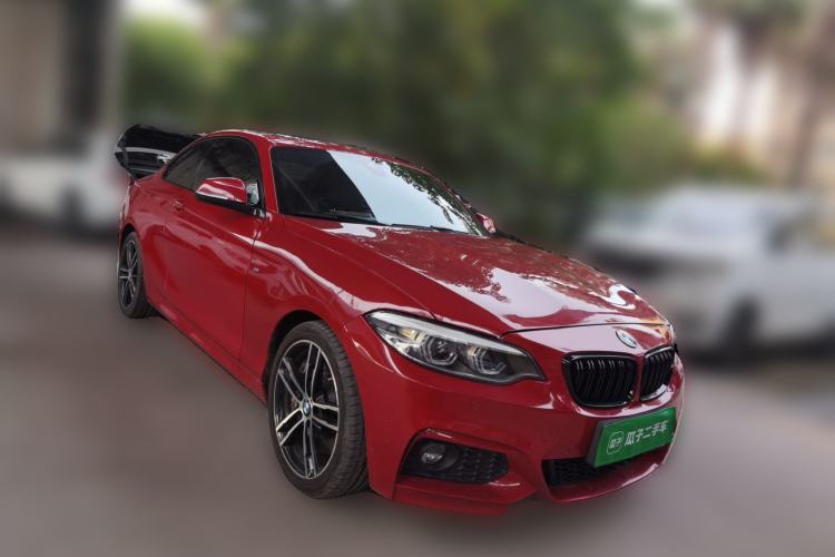 Used BMW 2 Series 2019 225i Luxury Model with M Sport Package Front Right 45 Deg