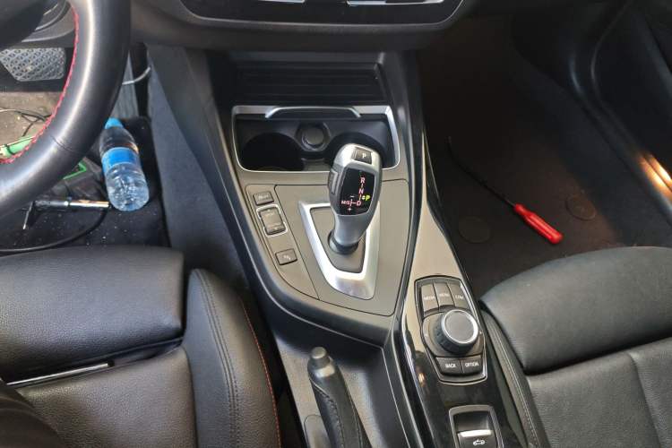 Used BMW 2 Series 2019 225i Convertible Coupe Sports Design Package Gear Lever