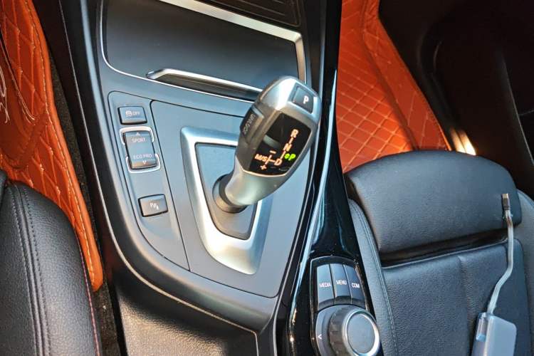 Used BMW 2 Series 2019 225i Convertible Coupe Sports Design Package Gear Lever