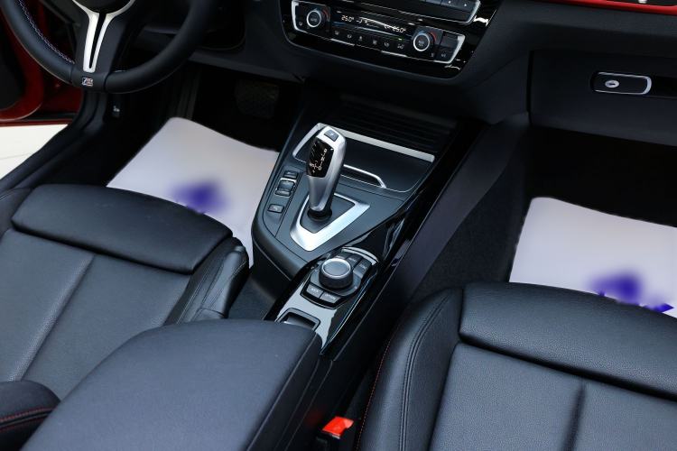 Used BMW 2 Series 2019 225i Convertible Coupe Sports Design Package Gear Lever
