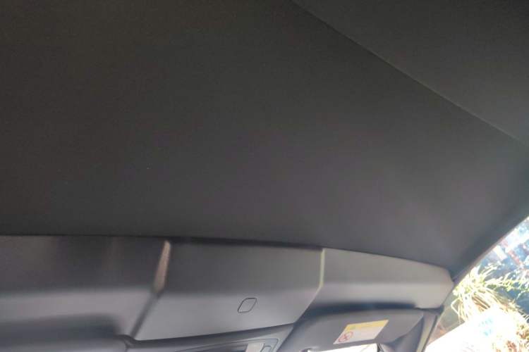 Used BMW 2 Series 2019 225i Convertible Coupe Sports Design Package Headliner