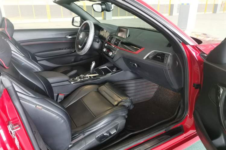 Used BMW 2 Series 2019 225i Convertible Coupe Sports Design Package Interior 1