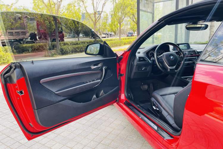 Used BMW 2 Series 2019 225i Convertible Coupe Sports Design Package Interior 10