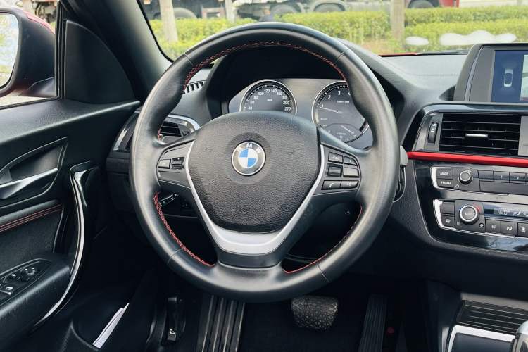 Used BMW 2 Series 2019 225i Convertible Coupe Sports Design Package Interior 2