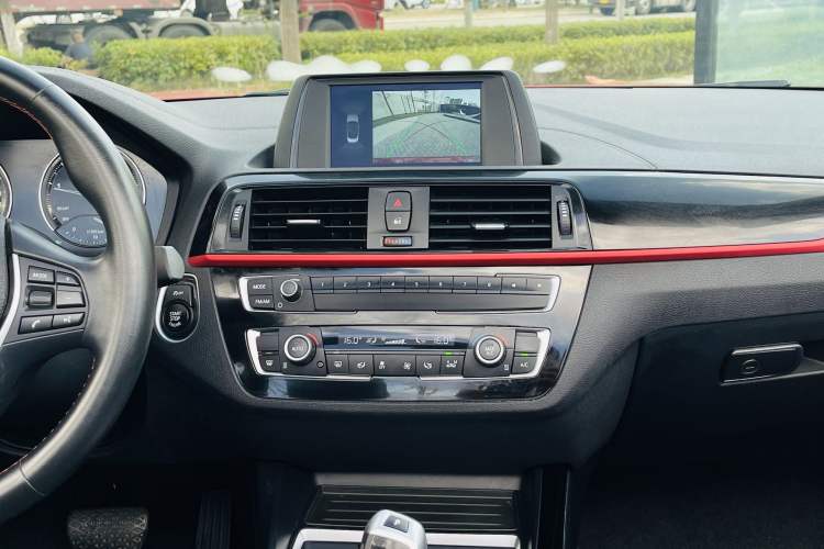 Used BMW 2 Series 2019 225i Convertible Coupe Sports Design Package Interior 3