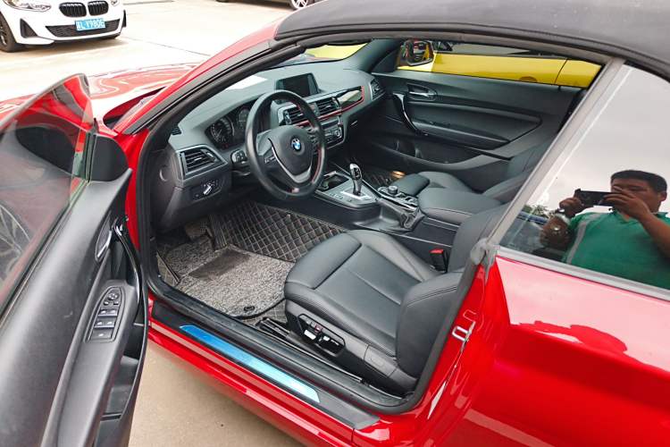 Used BMW 2 Series 2019 225i Convertible Coupe Sports Design Package Interior 3