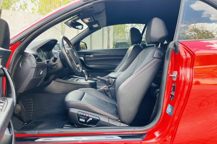 Used BMW 2 Series 2019 225i Convertible Coupe Sports Design Package Interior 5