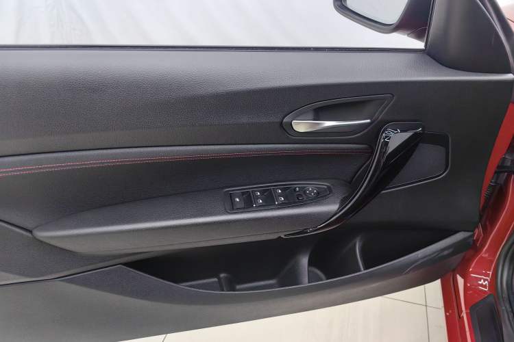 Used BMW 2 Series 2019 225i Convertible Coupe Sports Design Package Interior 7