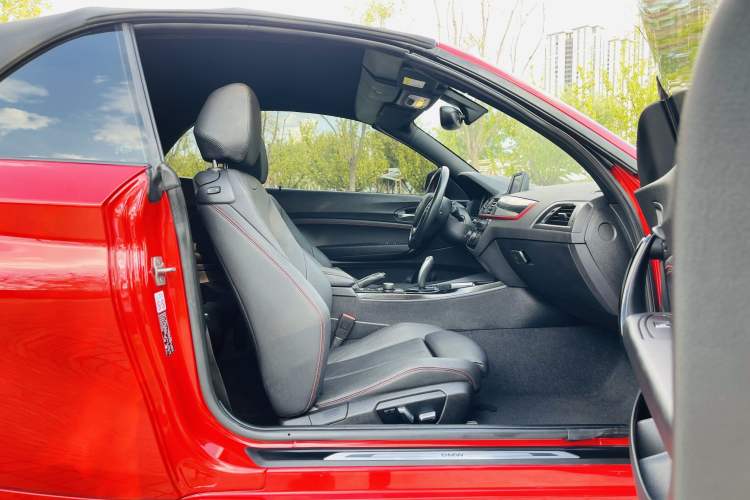 Used BMW 2 Series 2019 225i Convertible Coupe Sports Design Package Interior 7