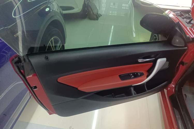 Used BMW 2 Series 2019 225i Luxury Model with M Sport Package Interior 8