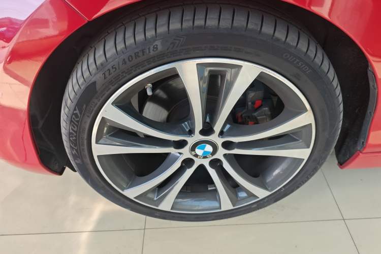 Used BMW 2 Series 2019 225i Convertible Coupe Sports Design Package Left Front Wheel Hub