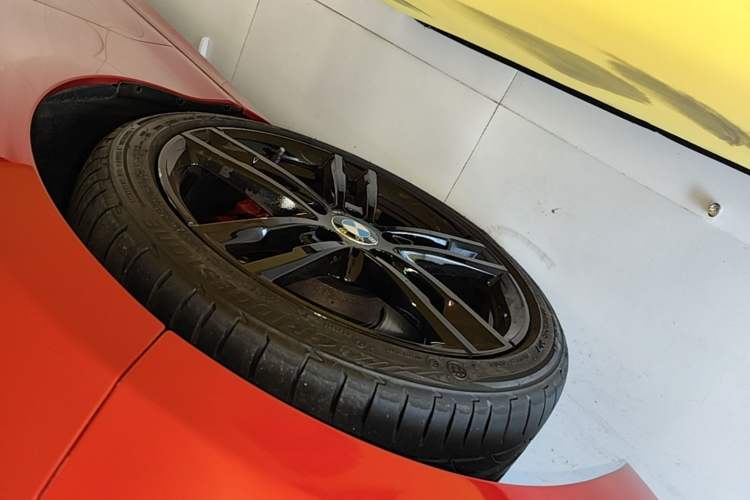 Used BMW 2 Series 2019 225i Convertible Coupe Luxury Edition M Sport Package Left Front Wheel Hub