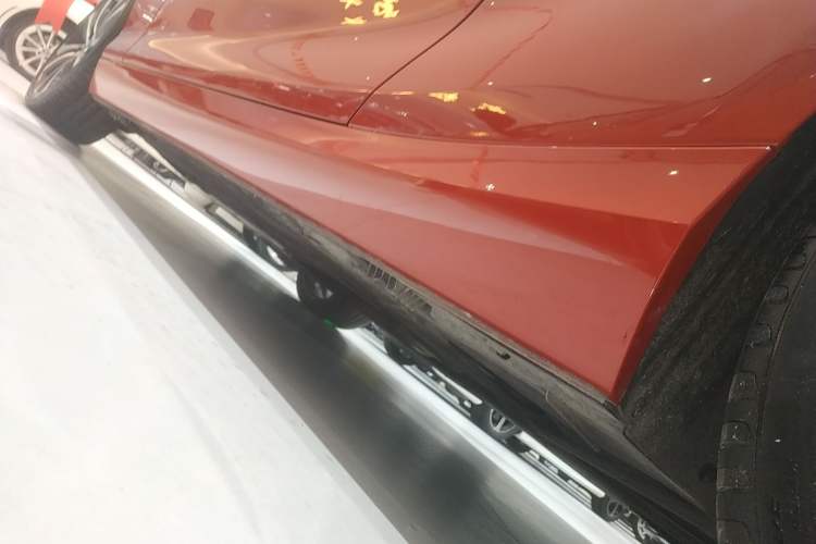 Used BMW 2 Series 2019 225i Sport Design Package Left Side Sill