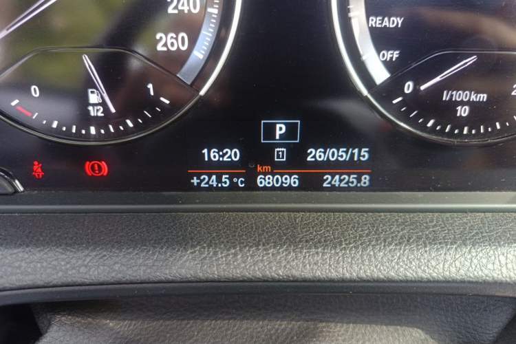 Used BMW 2 Series 2019 225i Convertible Coupe Sports Design Package Odometer Close Up