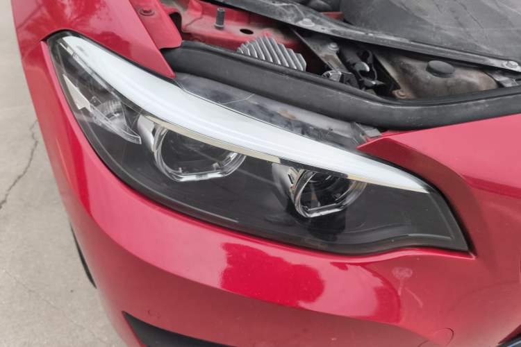 Used BMW 2 Series 2019 225i Convertible Coupe Sports Design Package Right Front Headlight