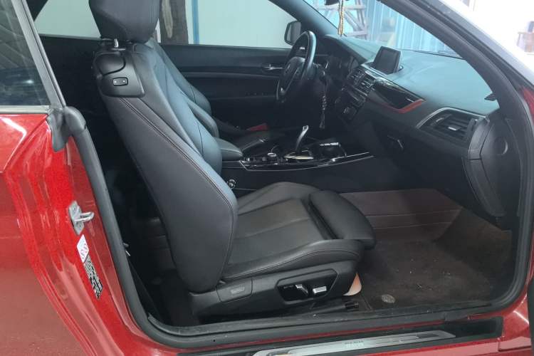 Used BMW 2 Series 2019 225i Convertible Coupe Sports Design Package Right Front Seat