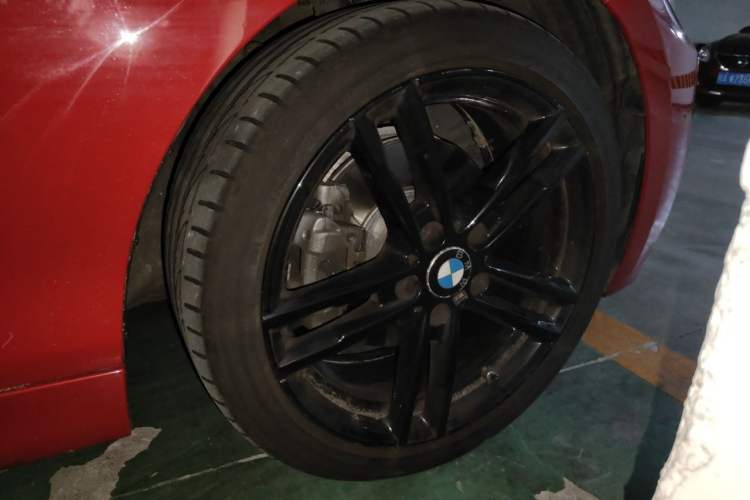 Used BMW 2 Series 2019 225i Convertible Coupe Luxury Edition M Sport Package Right Front Wheel Hub