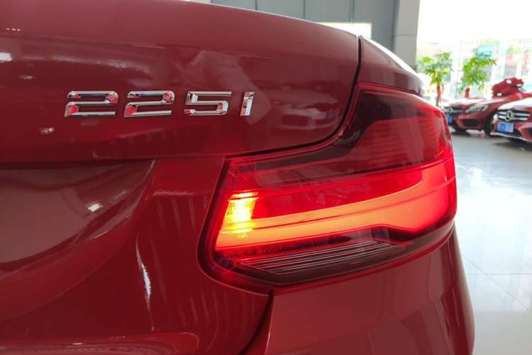 Used BMW 2 Series 2019 225i Convertible Coupe Sports Design Package Right Rear Taillight