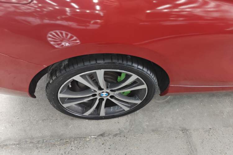 Used BMW 2 Series 2019 225i Convertible Coupe Sports Design Package Right Rear Wheel Hub