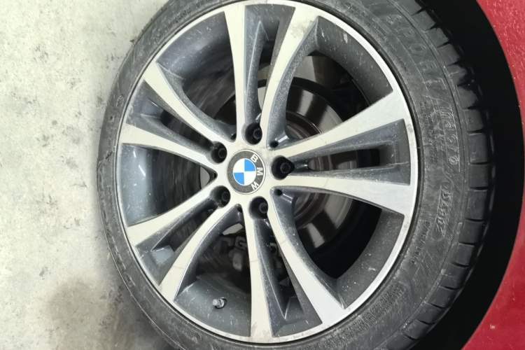 Used BMW 2 Series 2019 225i Convertible Coupe Sports Design Package Right Rear Wheel Hub