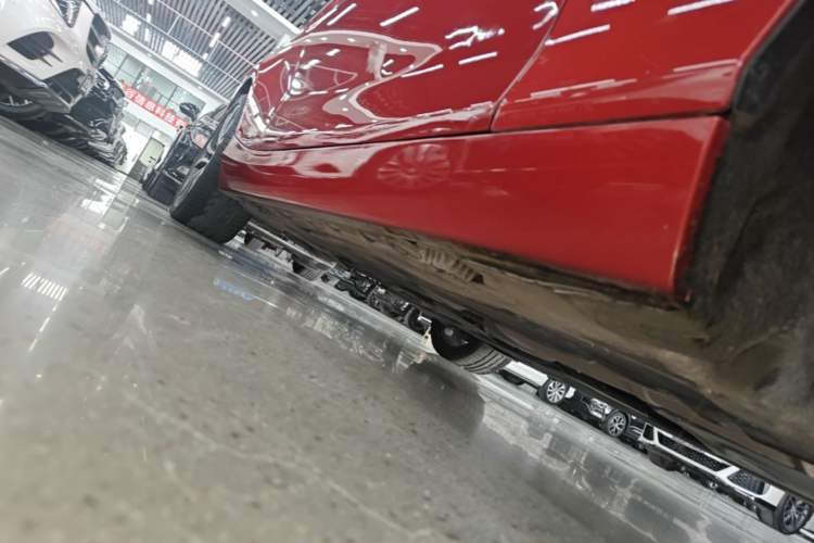 Used BMW 2 Series 2019 225i Convertible Coupe Sports Design Package Right Side Sill