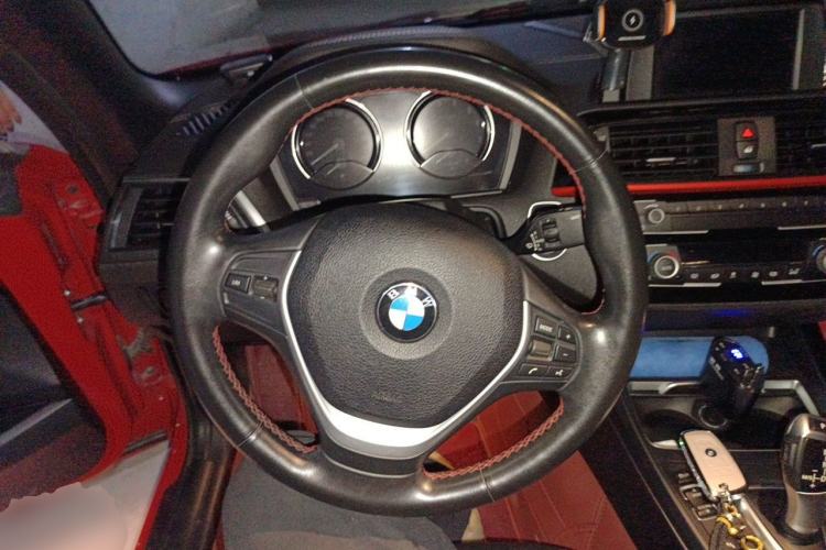 Used BMW 2 Series 2019 225i Convertible Coupe Sports Design Package Steering Wheel