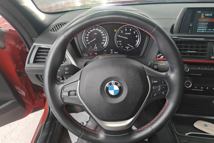 Used BMW 2 Series 2019 225i Convertible Coupe Sports Design Package Steering Wheel