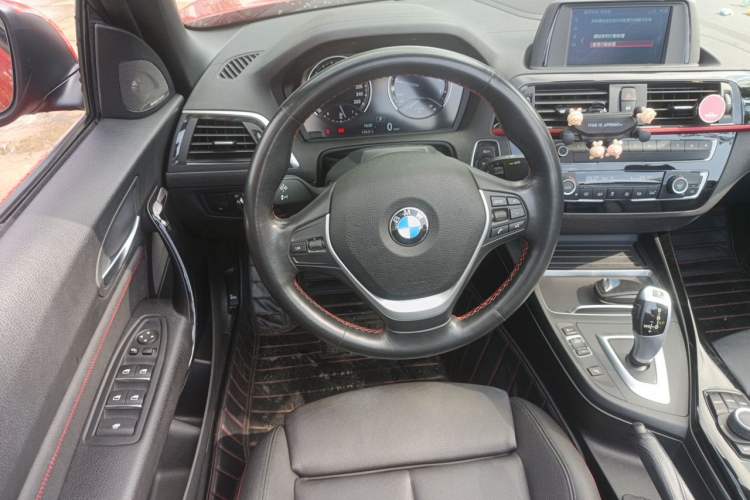 Used BMW 2 Series 2019 225i Convertible Coupe Sports Design Package Steering Wheel
