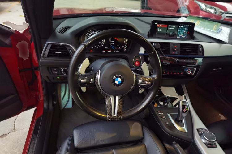 Used BMW 2 Series 2019 225i Luxury Model with M Sport Package Steering Wheel