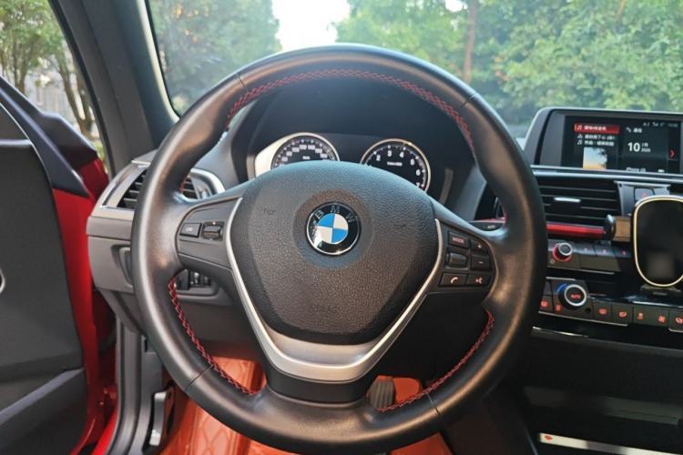 Used BMW 2 Series 2019 225i Convertible Coupe Sports Design Package Steering Wheel