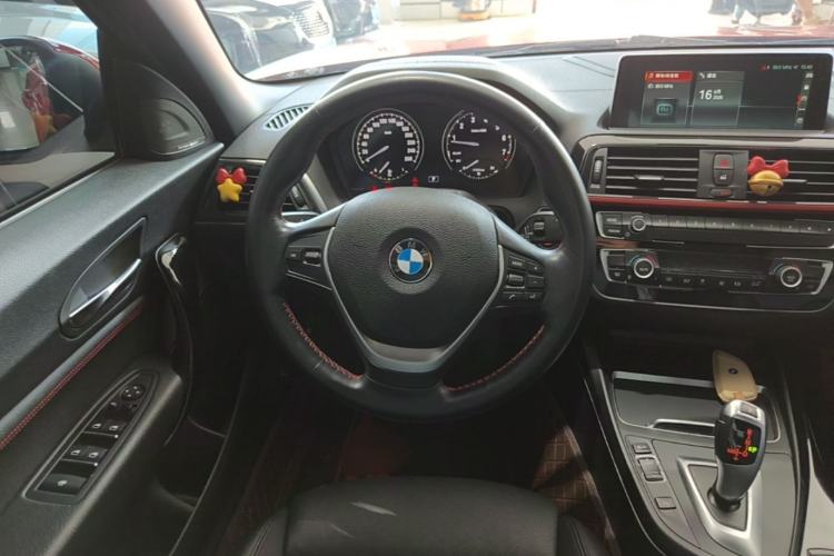 Used BMW 2 Series 2019 225i Convertible Coupe Sports Design Package Steering Wheel