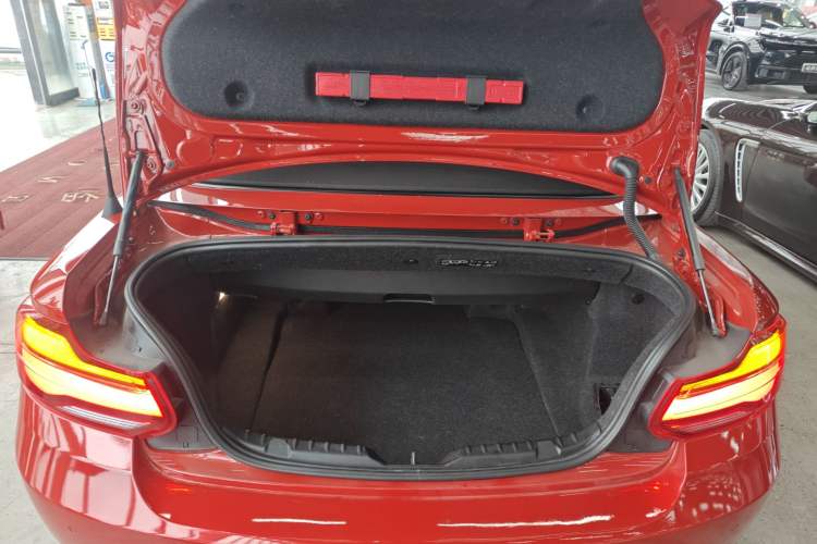Used BMW 2 Series 2019 225i Convertible Coupe Sports Design Package Trunk
