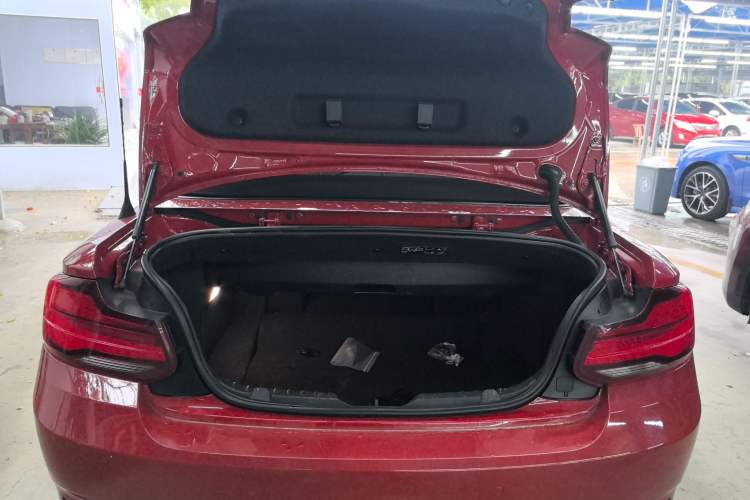 Used BMW 2 Series 2019 225i Convertible Coupe Sports Design Package Trunk