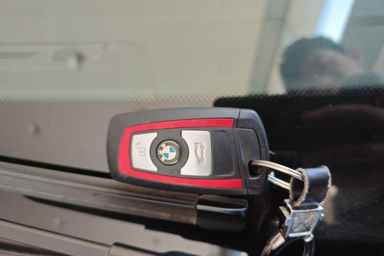 Used BMW 2 Series 2019 225i Convertible Coupe Sports Design Package Vehicle Key